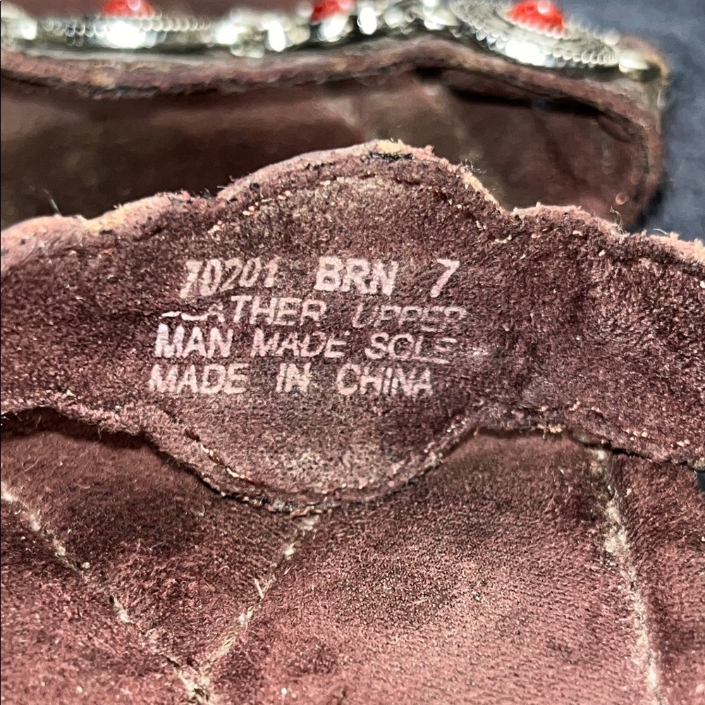 Minnetonka Brown antiqued silver and red stones sandals. - Picture 2 of 7